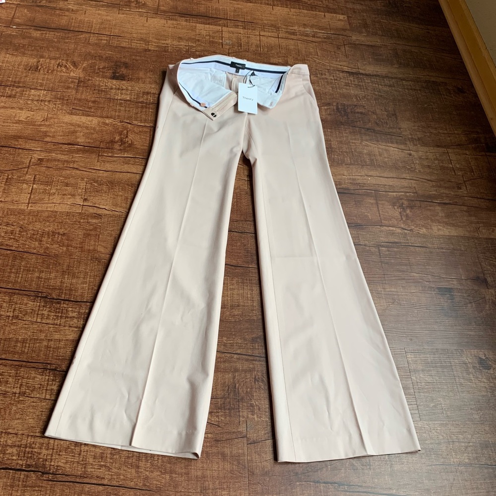 🇺🇸1️⃣Theory Demitria2 light pink flare bottom trousers